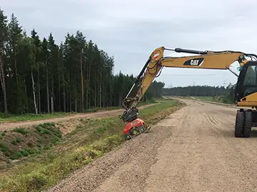 Zagęszczanie skarp droga S61